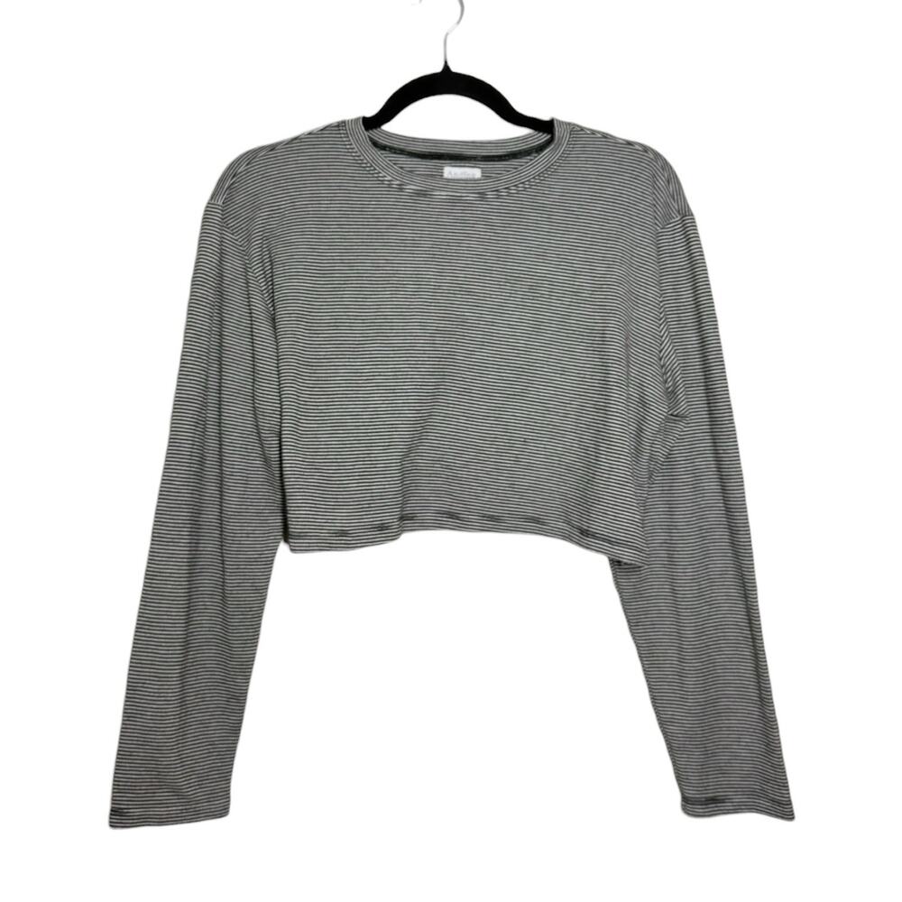 Andine Black White Striped Casual Classic Cropped Long Sleeve Tee Small
